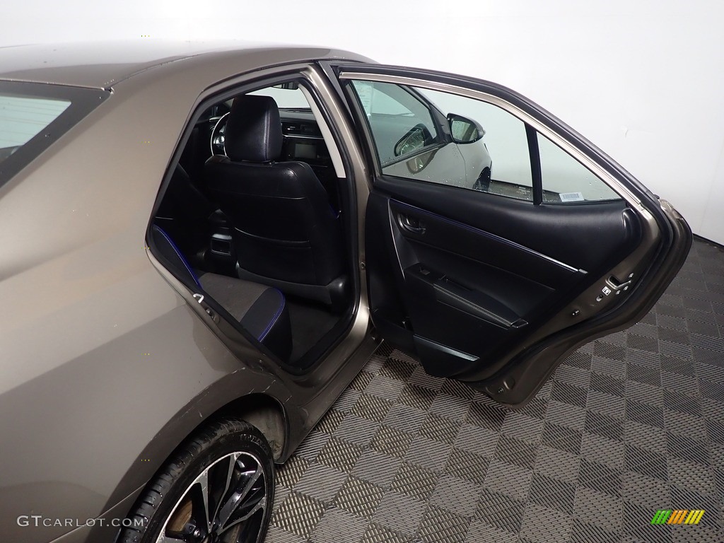 2019 Corolla SE - Falcon Gray metallic / Black photo #36