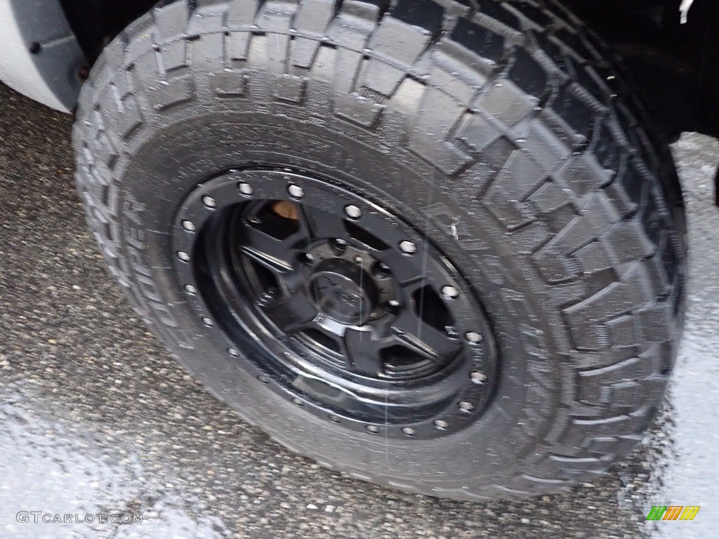 2004 4Runner SR5 4x4 - Titanium Metallic / Stone photo #10