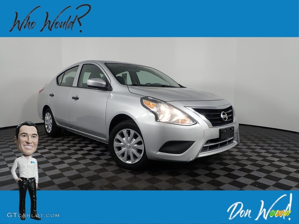 Brilliant Silver Metallic Nissan Versa