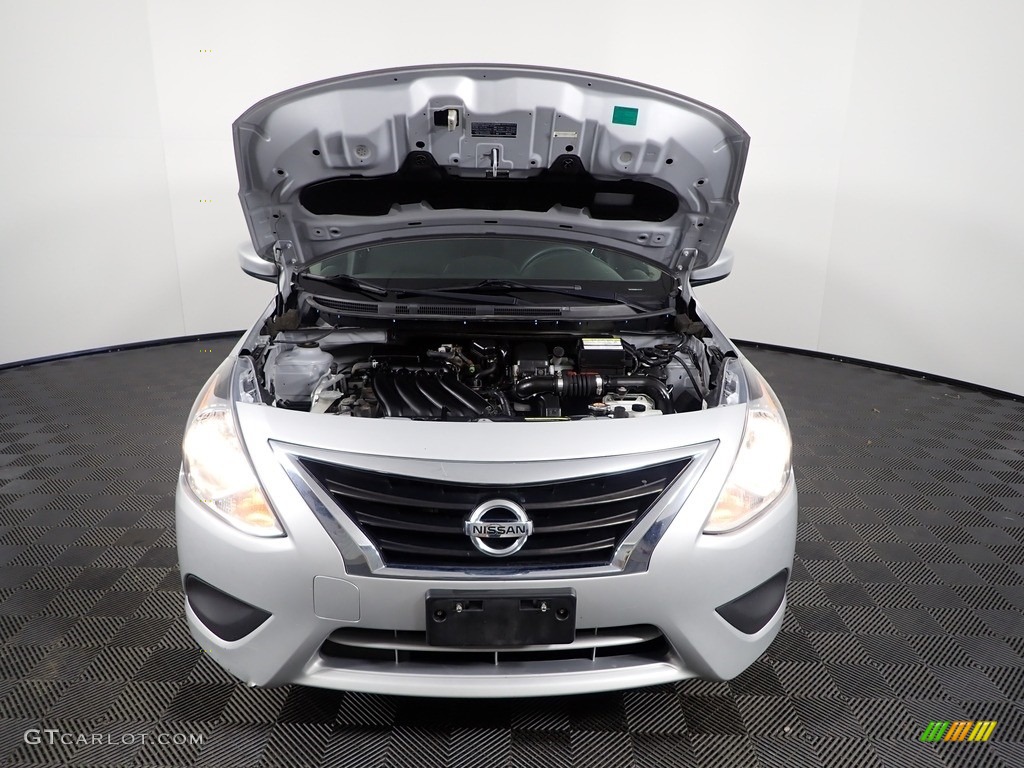 2019 Versa S Plus - Brilliant Silver Metallic / Charcoal photo #5