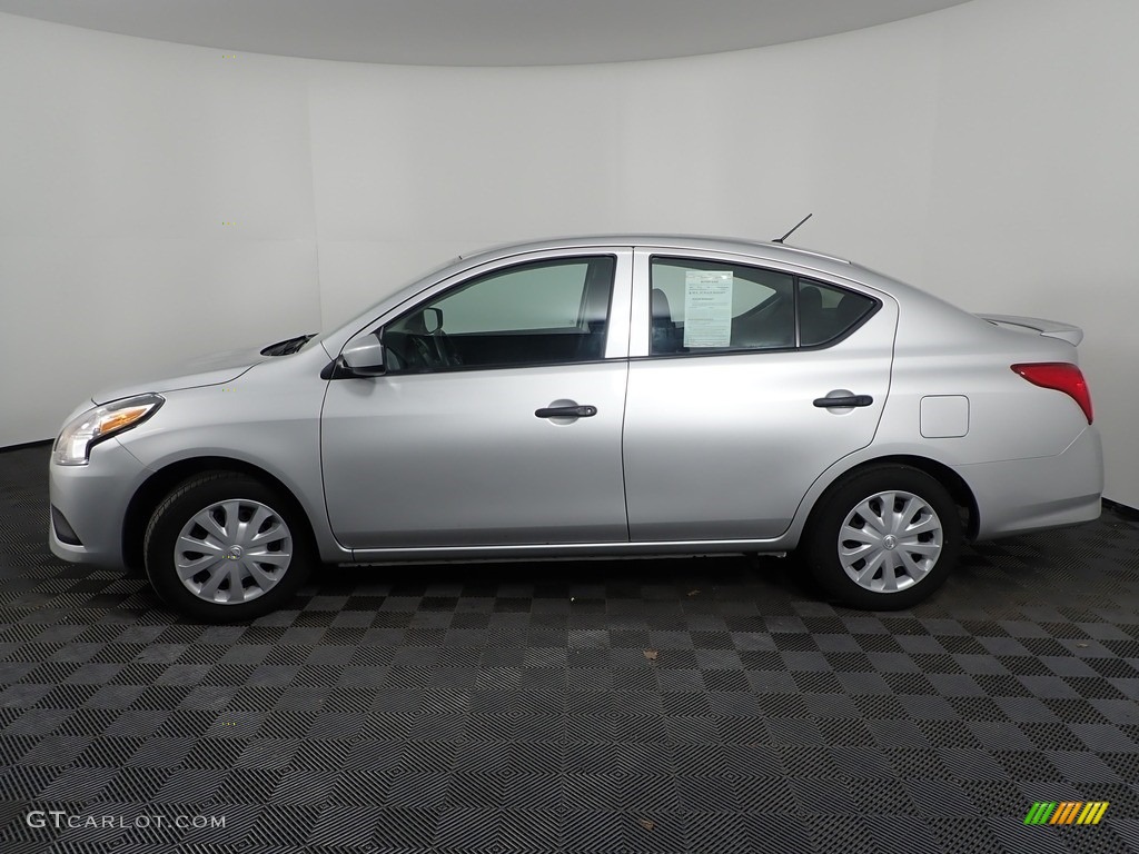 2019 Versa S Plus - Brilliant Silver Metallic / Charcoal photo #8