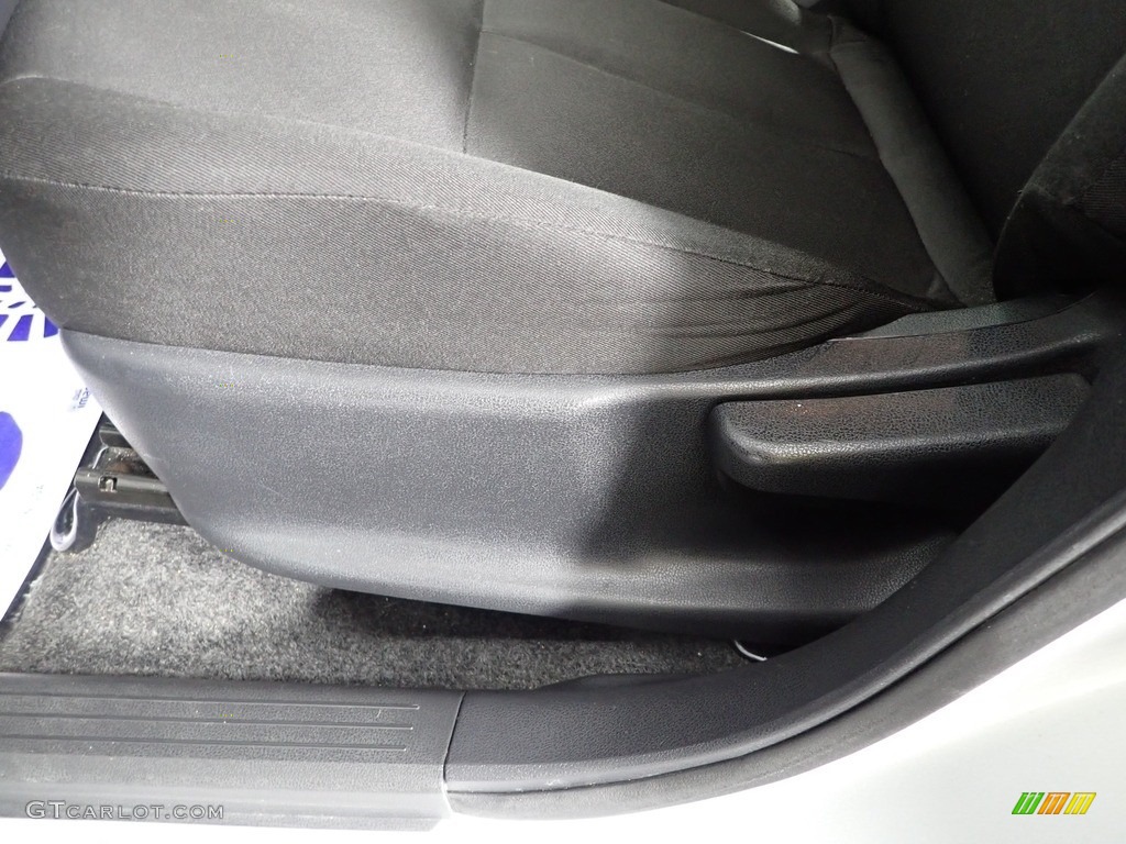 2019 Versa S Plus - Brilliant Silver Metallic / Charcoal photo #16