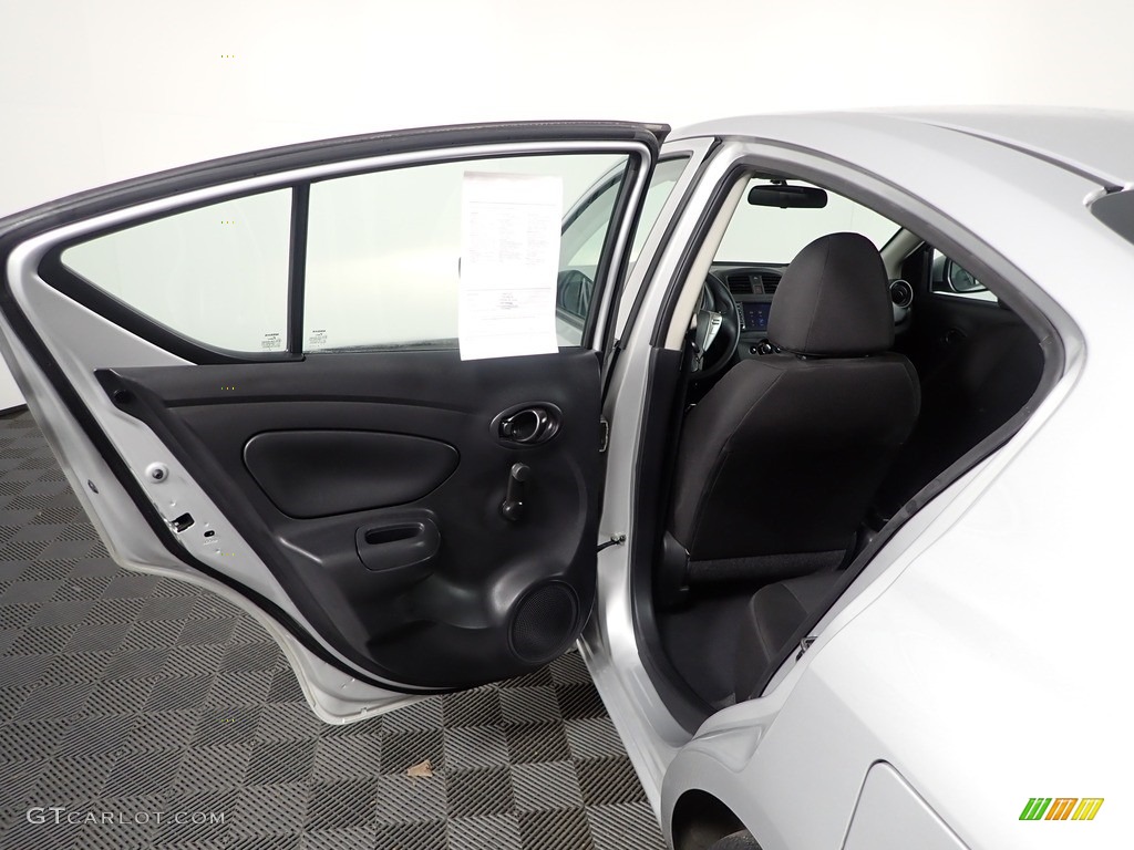 2019 Versa S Plus - Brilliant Silver Metallic / Charcoal photo #25
