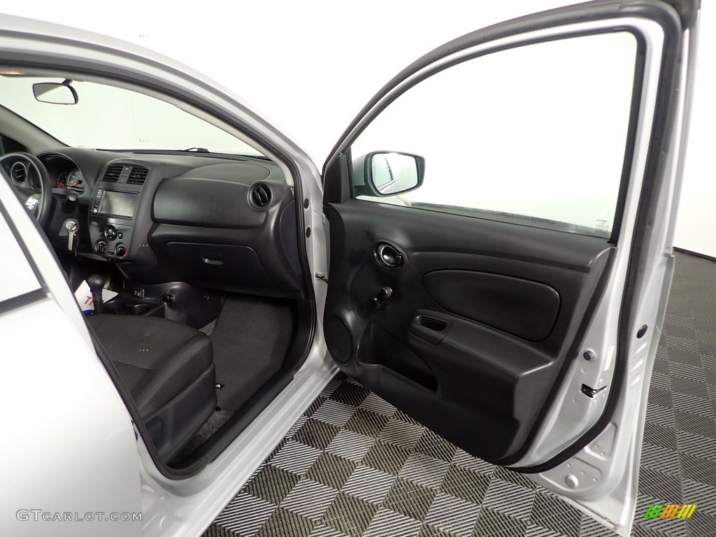 2019 Versa S Plus - Brilliant Silver Metallic / Charcoal photo #28