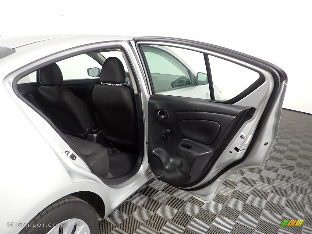 2019 Versa S Plus - Brilliant Silver Metallic / Charcoal photo #31