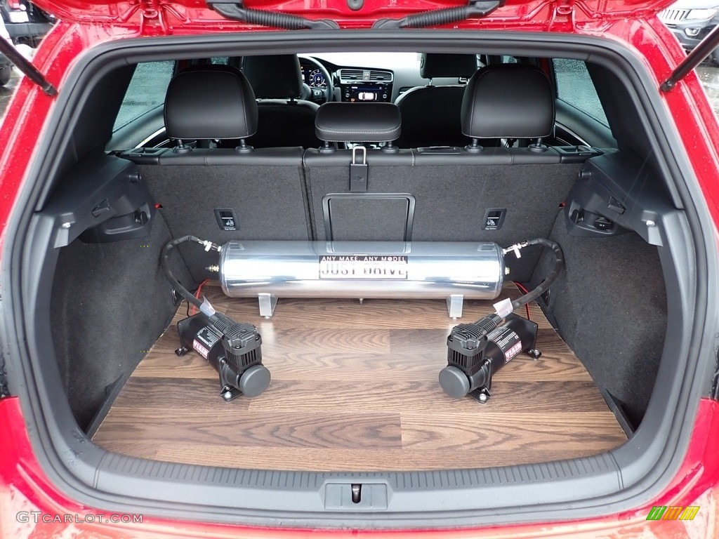 2018 Volkswagen Golf R 4Motion w/DCC. NAV. Trunk Photos