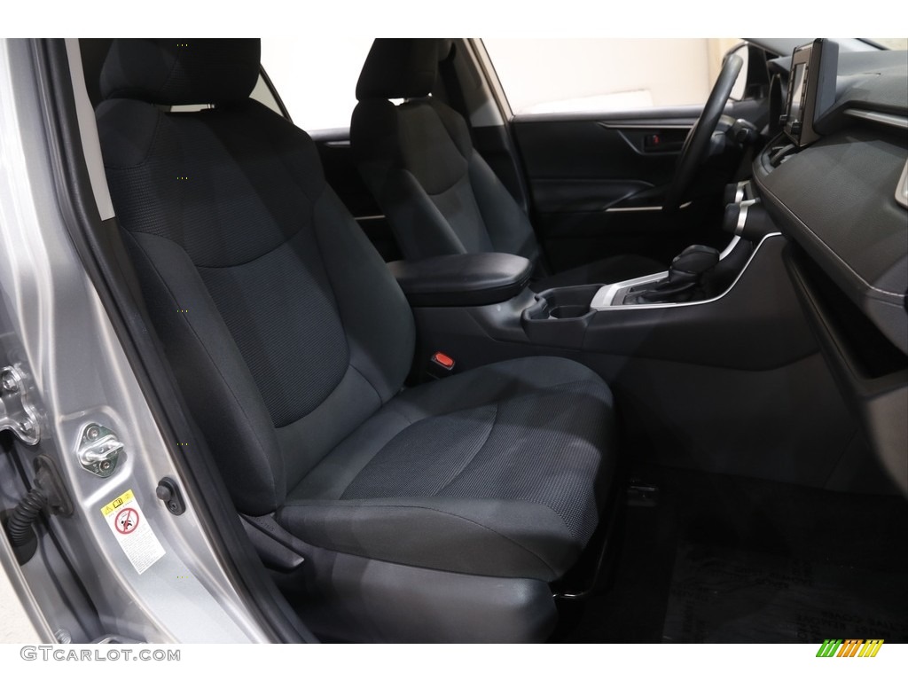 2019 RAV4 LE - Silver Sky Metallic / Black photo #14