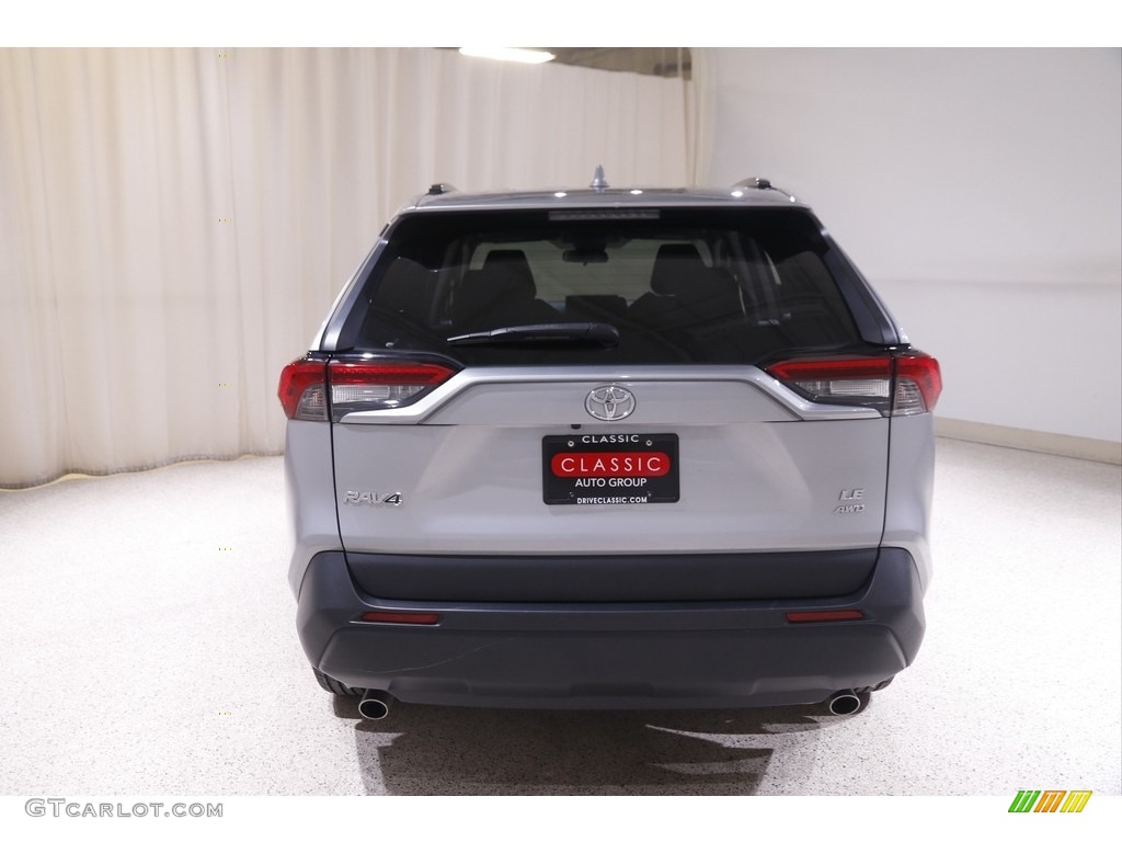 2019 RAV4 LE - Silver Sky Metallic / Black photo #17