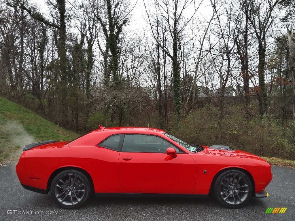 Go Mango 2022 Dodge Challenger R/T Scat Pack Shaker Exterior Photo #143874554