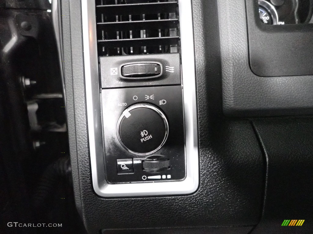 2016 Ram 3500 Big Horn Crew Cab 4x4 Controls Photo #143876414