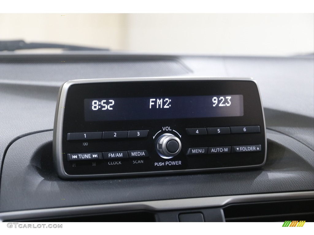 2015 Mazda MAZDA3 i SV 4 Door Controls Photos