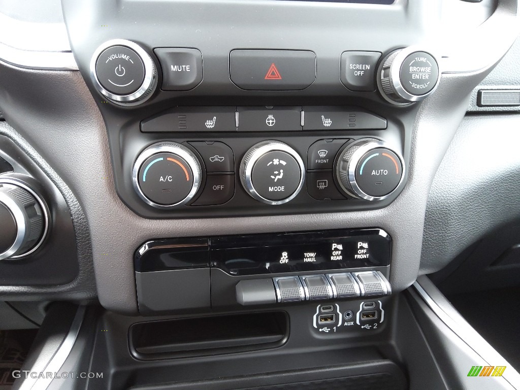 2022 Ram 1500 Big Horn Night Edition Crew Cab 4x4 Controls Photo #143878067