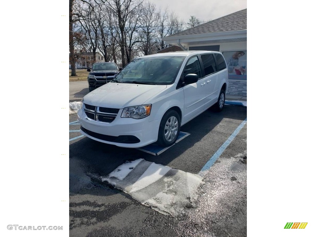 2016 Grand Caravan SE - Bright White / Black/Light Graystone photo #2