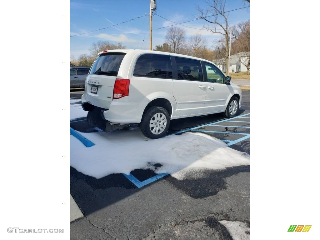 2016 Grand Caravan SE - Bright White / Black/Light Graystone photo #8