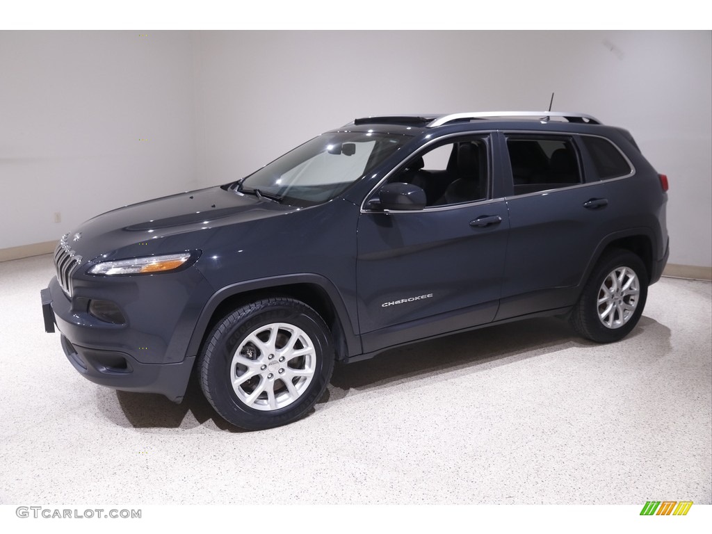 2018 Cherokee Latitude Plus 4x4 - Rhino / Black photo #3