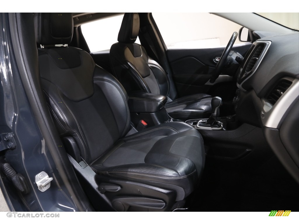 2018 Cherokee Latitude Plus 4x4 - Rhino / Black photo #18
