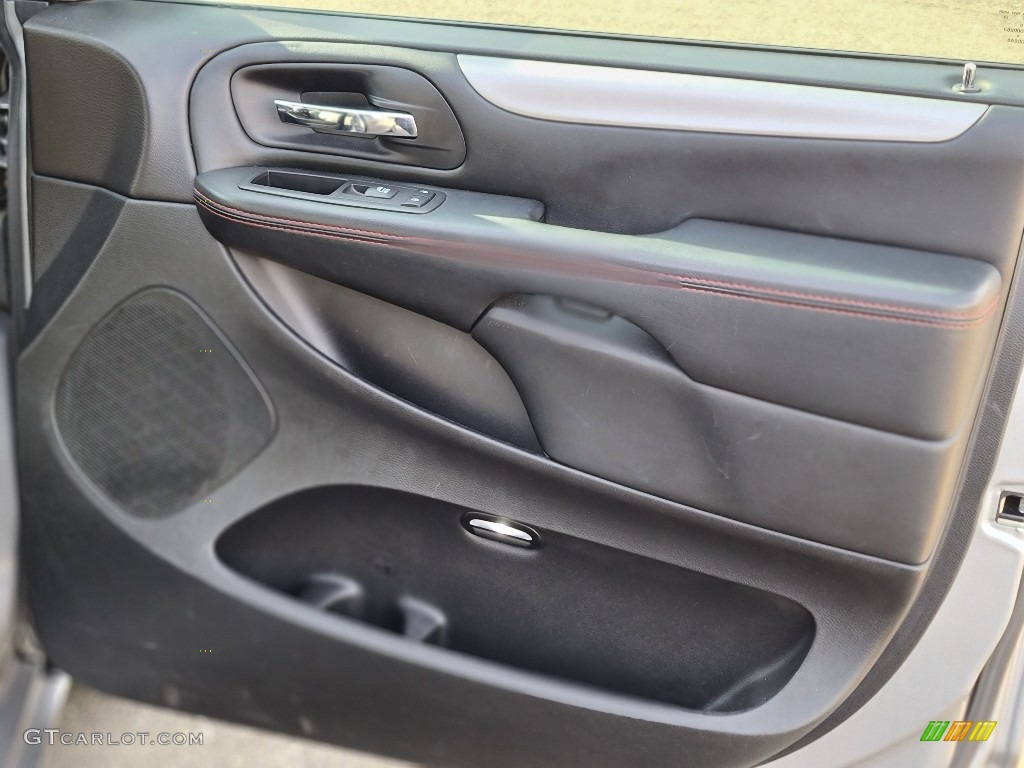 2018 Dodge Grand Caravan GT Black Door Panel Photo #143881626