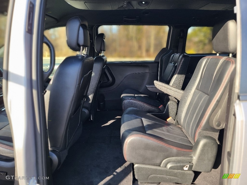2018 Dodge Grand Caravan GT Rear Seat Photos
