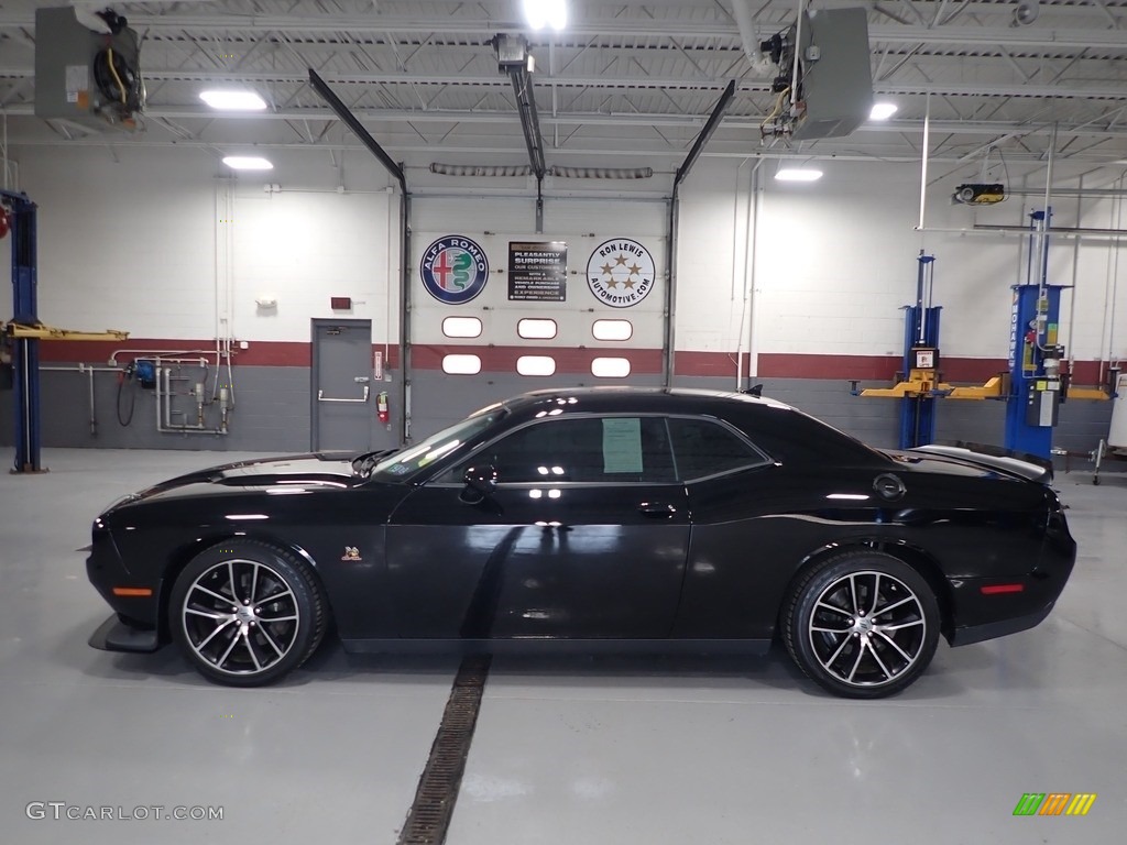 Pitch Black 2018 Dodge Challenger R/T Scat Pack Exterior Photo #143884059