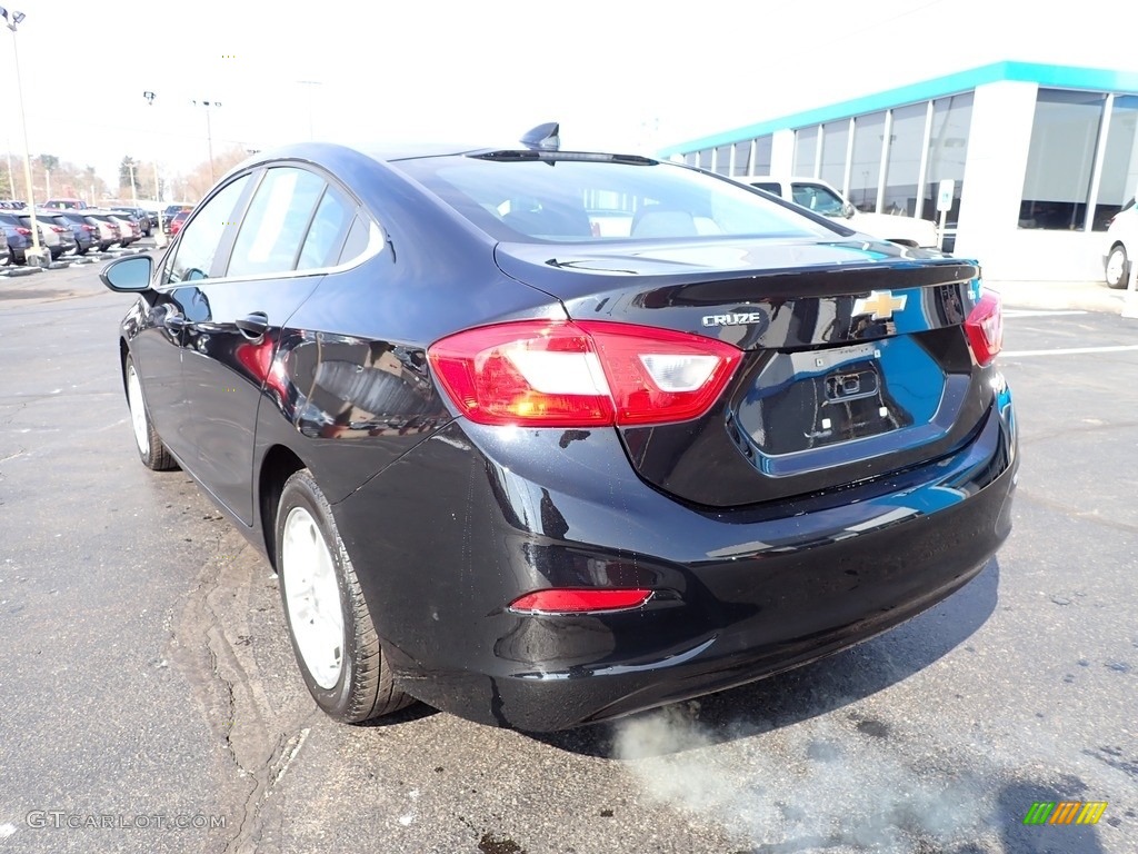 2017 Cruze LT - Mosaic Black Metallic / Jet Black photo #5
