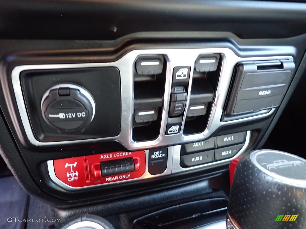 2020 Gladiator Mojave 4x4 - Granite Crystal Metallic / Black/Steel Gray photo #23