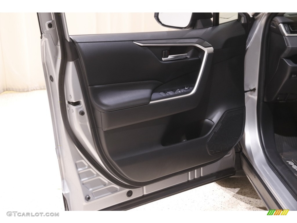 2019 RAV4 XLE - Silver Sky Metallic / Black photo #4