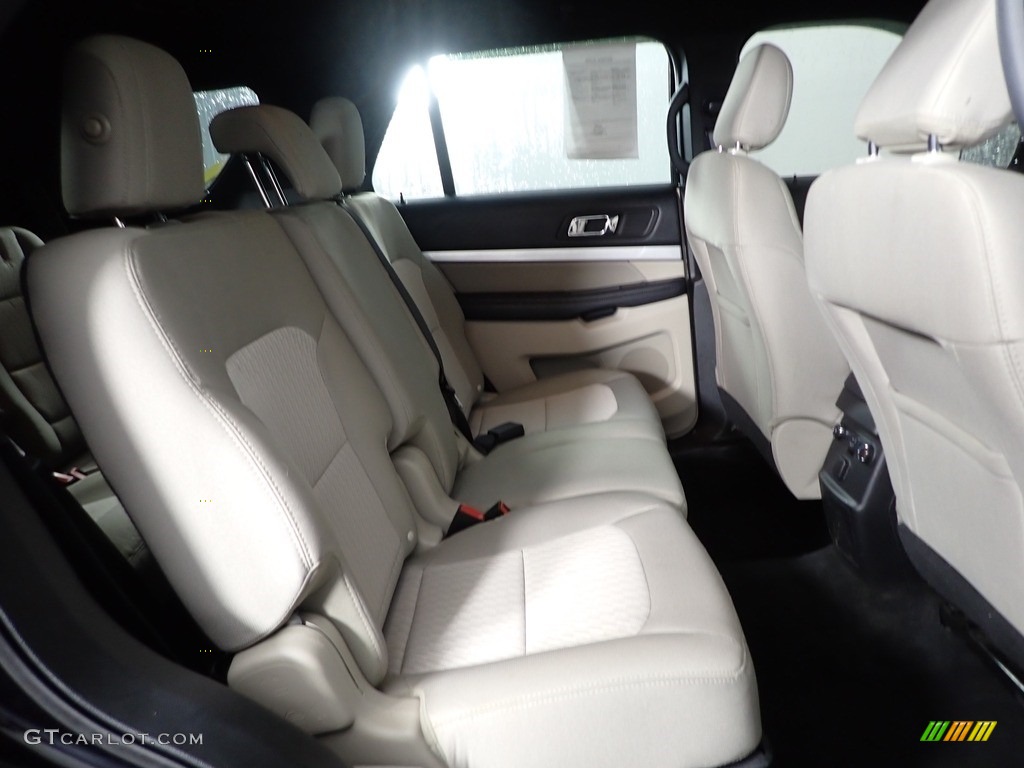2018 Explorer 4WD - Shadow Black / Medium Stone photo #33
