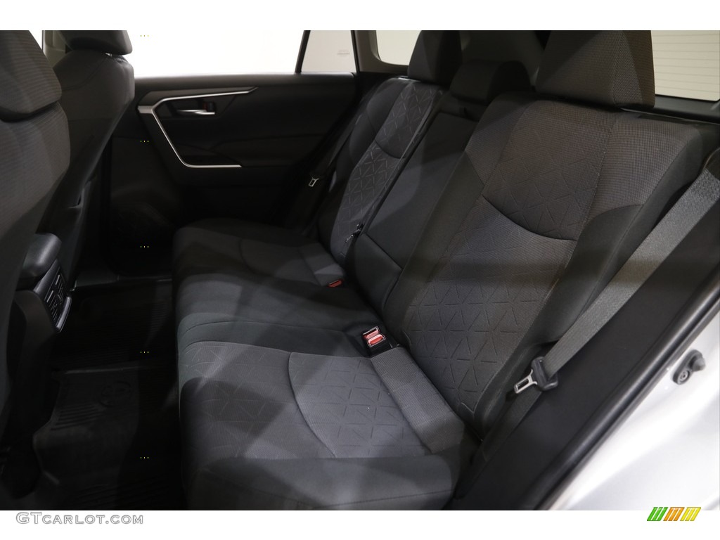 2019 RAV4 XLE - Silver Sky Metallic / Black photo #17