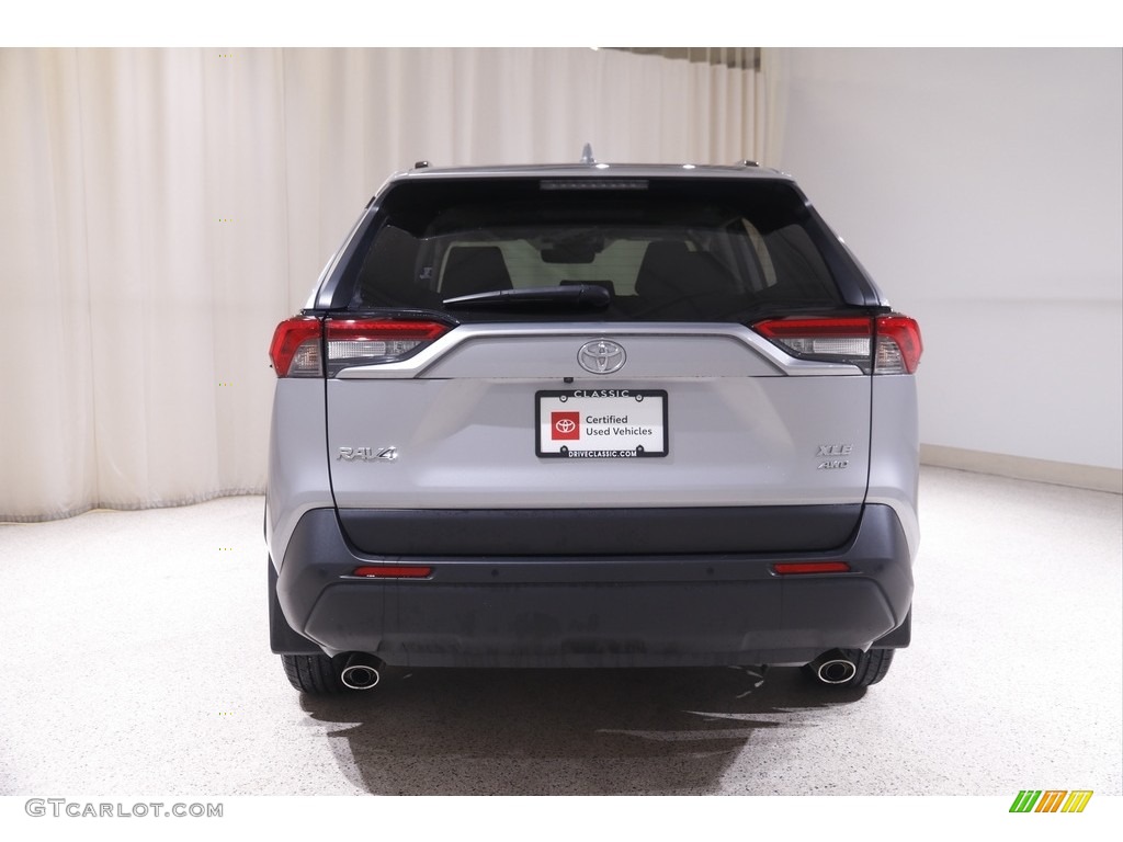 2019 RAV4 XLE - Silver Sky Metallic / Black photo #18