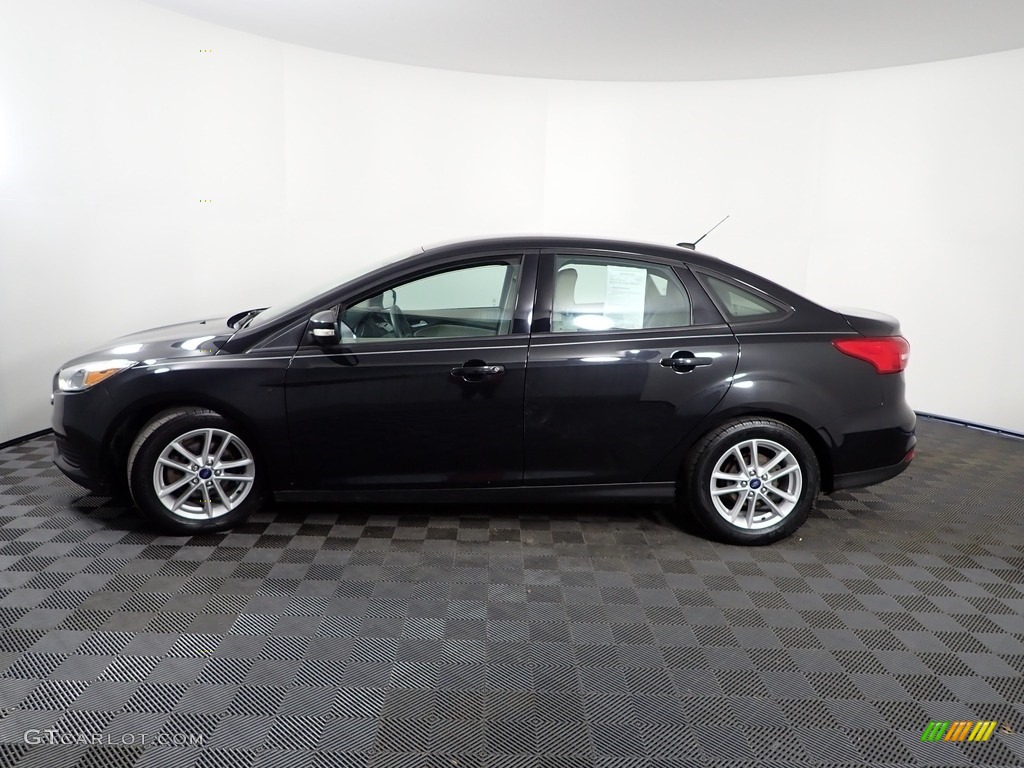 2015 Focus SE Sedan - Tuxedo Black Metallic / Medium Light Stone photo #7