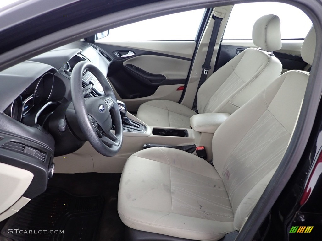 2015 Focus SE Sedan - Tuxedo Black Metallic / Medium Light Stone photo #16