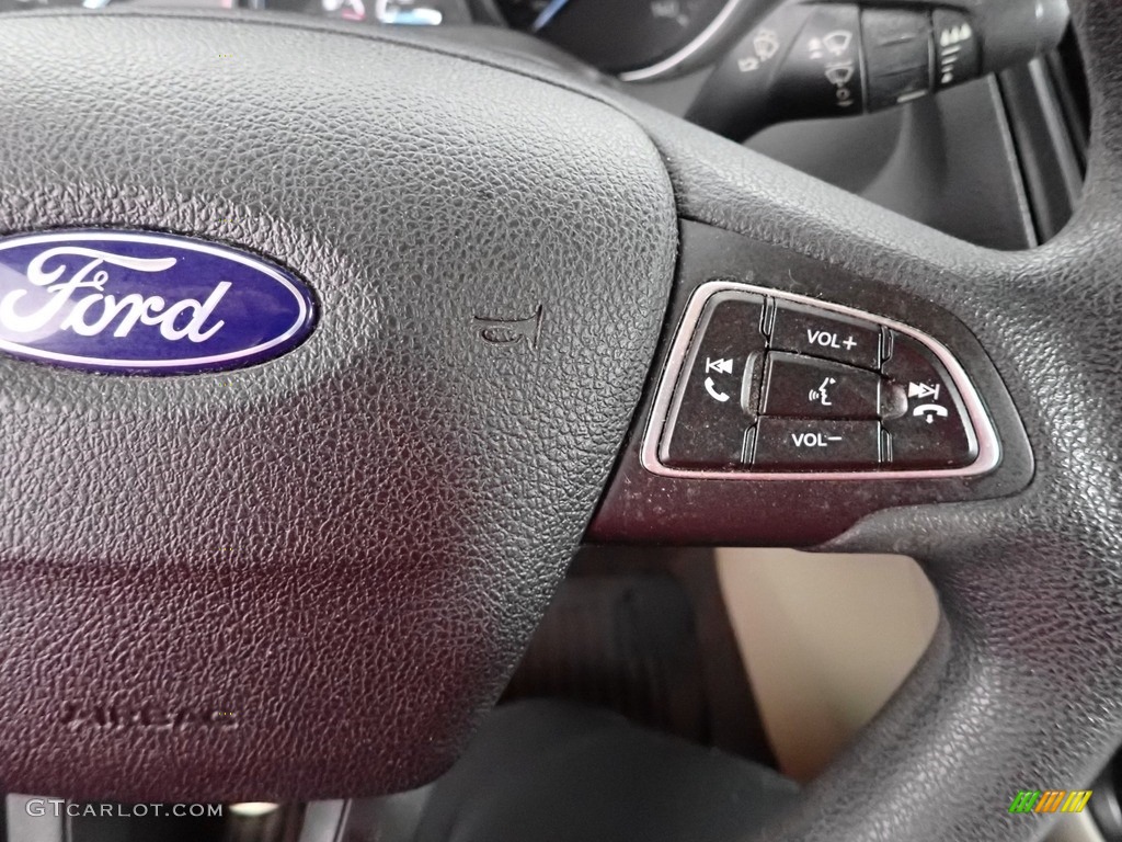 2015 Focus SE Sedan - Tuxedo Black Metallic / Medium Light Stone photo #19