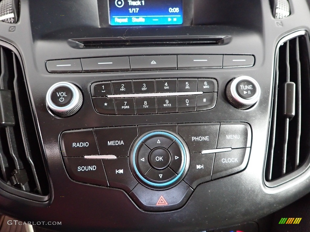 2015 Focus SE Sedan - Tuxedo Black Metallic / Medium Light Stone photo #22