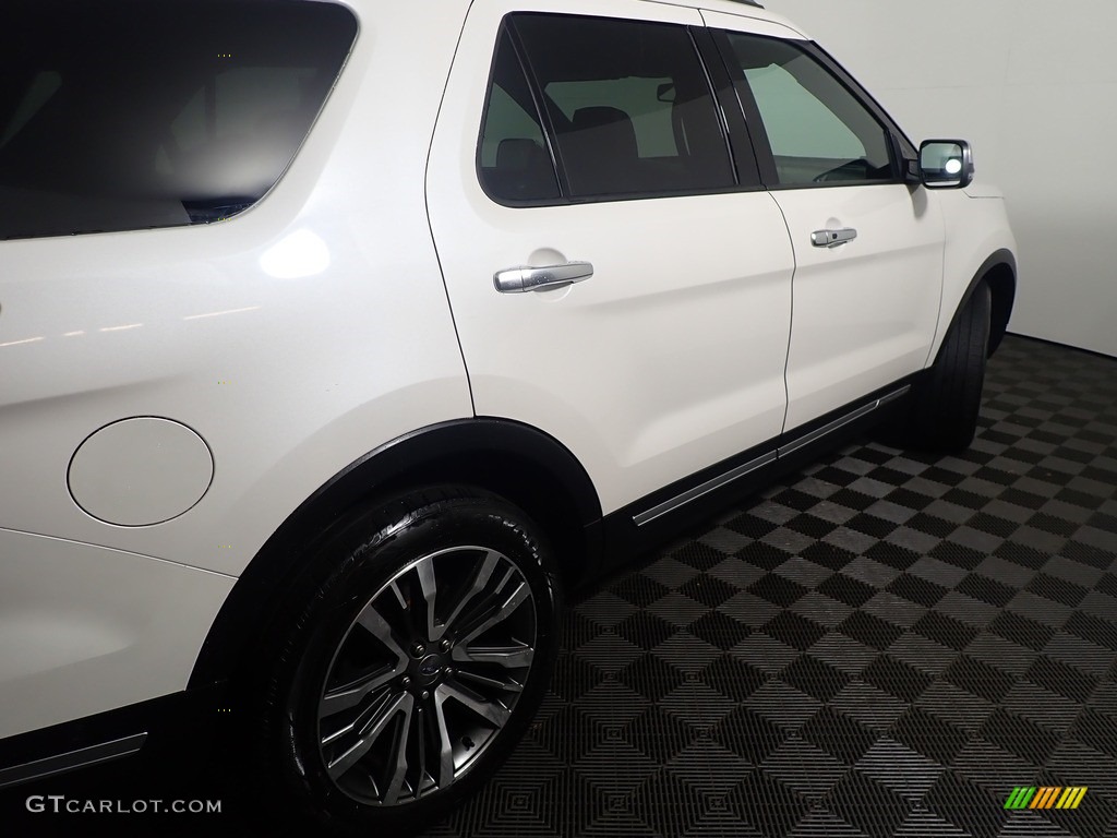 2019 Explorer Platinum 4WD - White Platinum / Medium Black photo #22