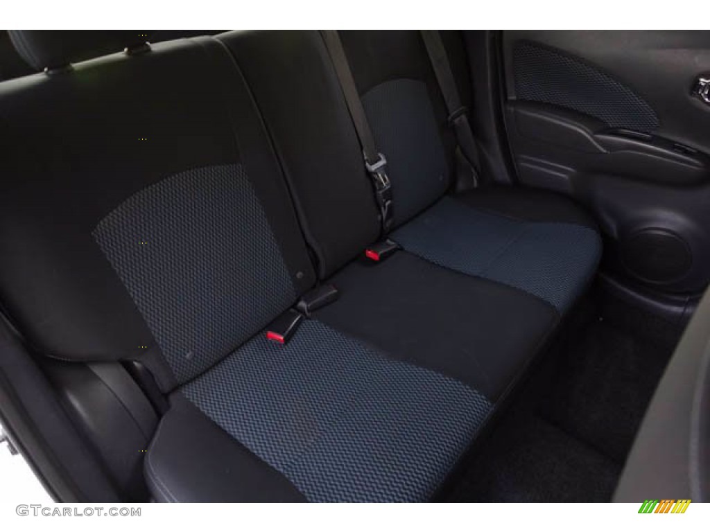 2014 Versa Note SV - Aspen White / Charcoal photo #16