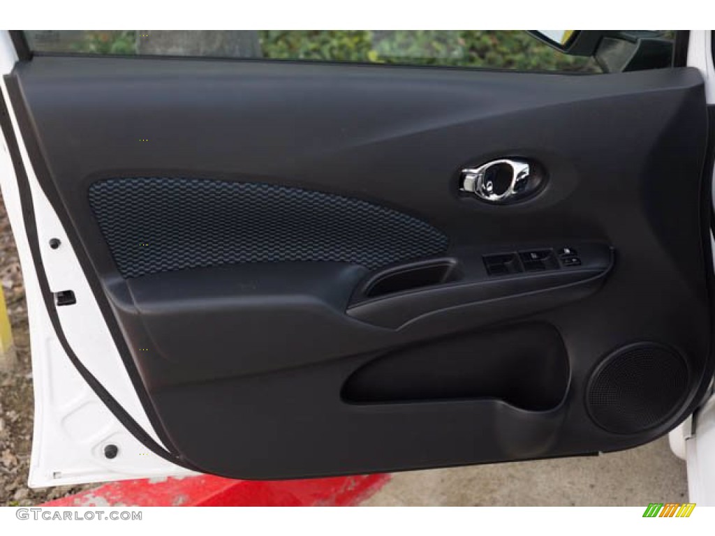 2014 Versa Note SV - Aspen White / Charcoal photo #20