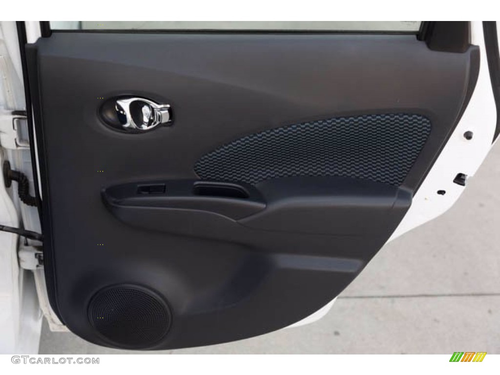 2014 Versa Note SV - Aspen White / Charcoal photo #23