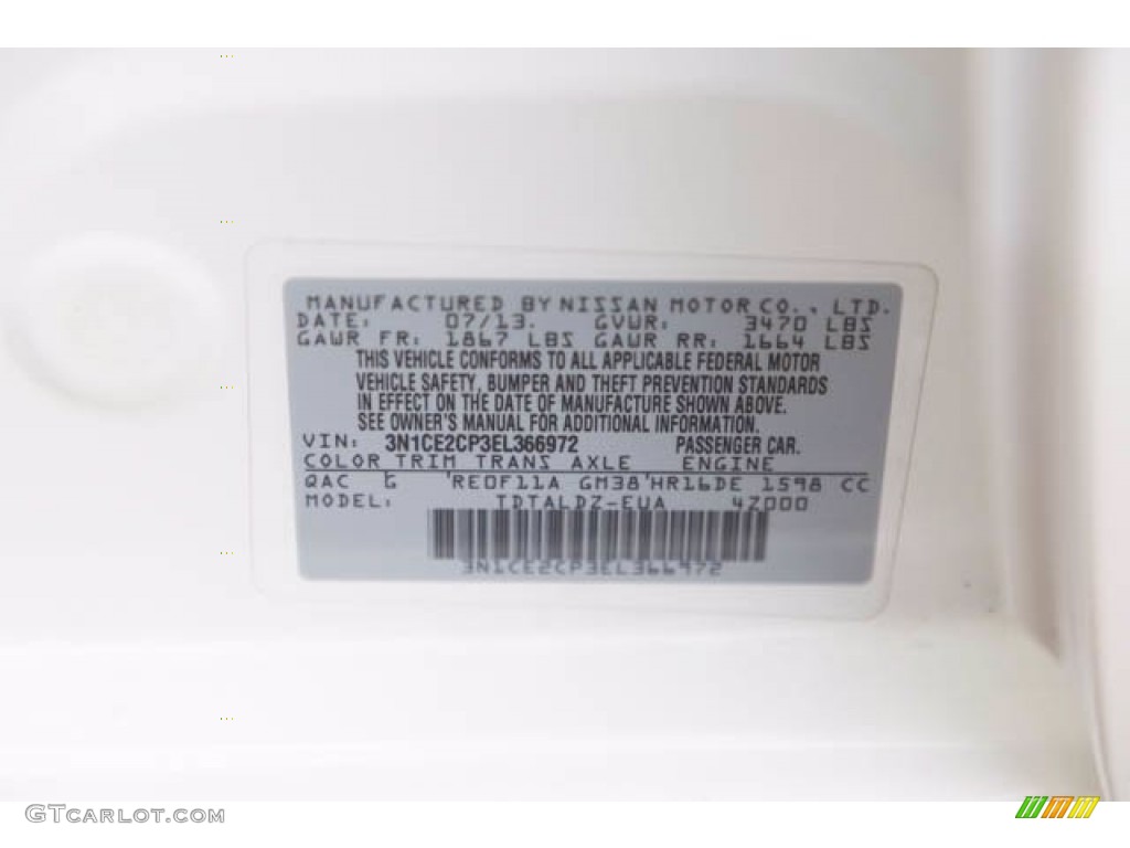2014 Versa Note SV - Aspen White / Charcoal photo #30