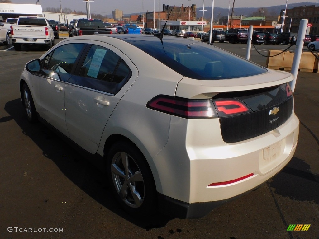 2011 Volt Hatchback - White Diamond Tricoat / Jet Black/Dark Accents photo #3