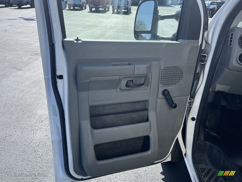 2017 E Series Cutaway E350 Cutaway Commercial Moving Truck - Oxford White / Medium Flint photo #10