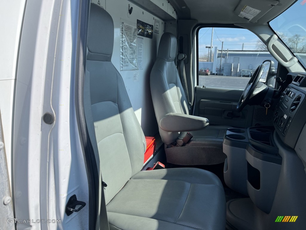 2017 E Series Cutaway E350 Cutaway Commercial Moving Truck - Oxford White / Medium Flint photo #13