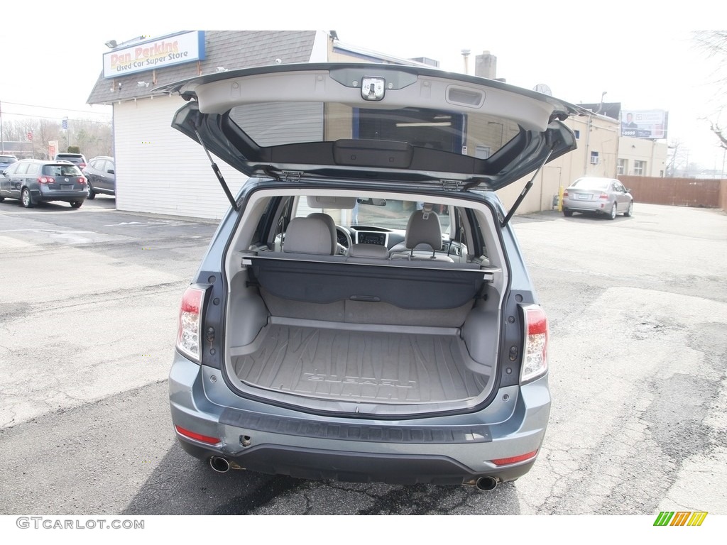 2011 Forester 2.5 X Premium - Sage Green Metallic / Platinum photo #14