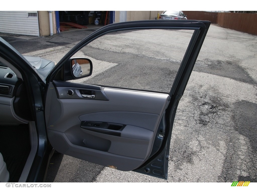 2011 Forester 2.5 X Premium - Sage Green Metallic / Platinum photo #17