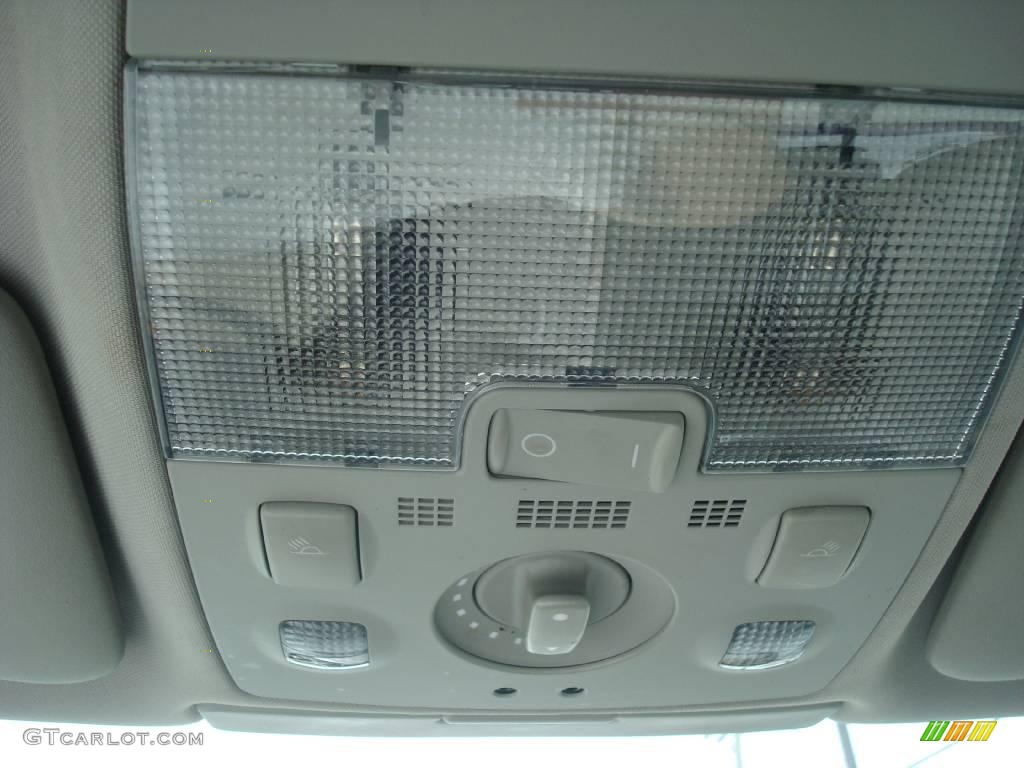 2003 A4 1.8T quattro Sedan - Light Silver Metallic / Ebony photo #41