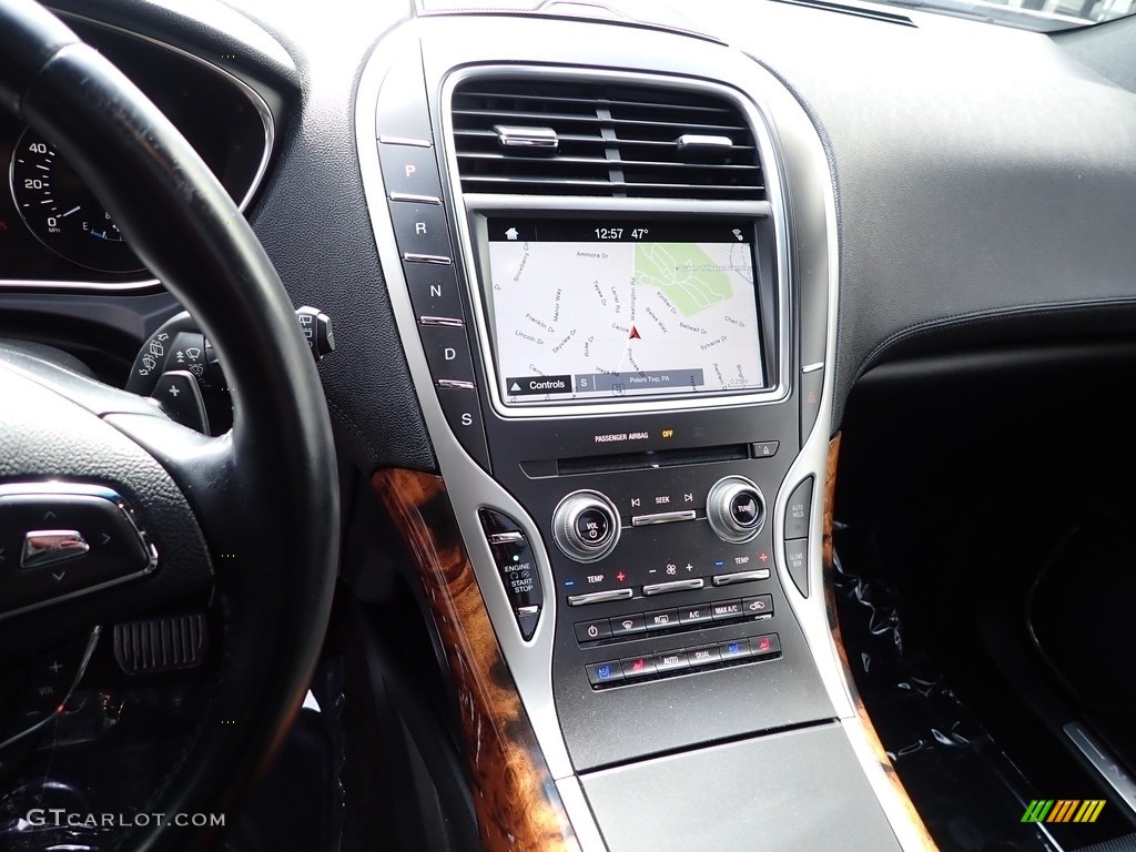2016 Lincoln MKX Reserve AWD Controls Photo #143893227