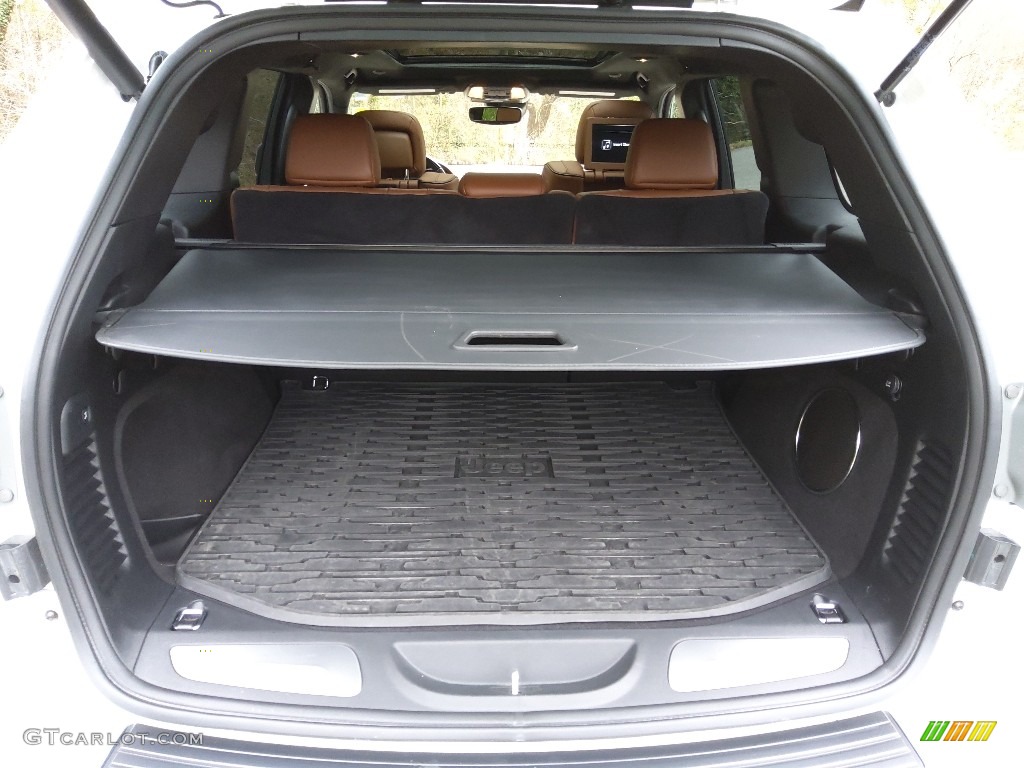2020 Jeep Grand Cherokee Summit 4x4 Trunk Photos
