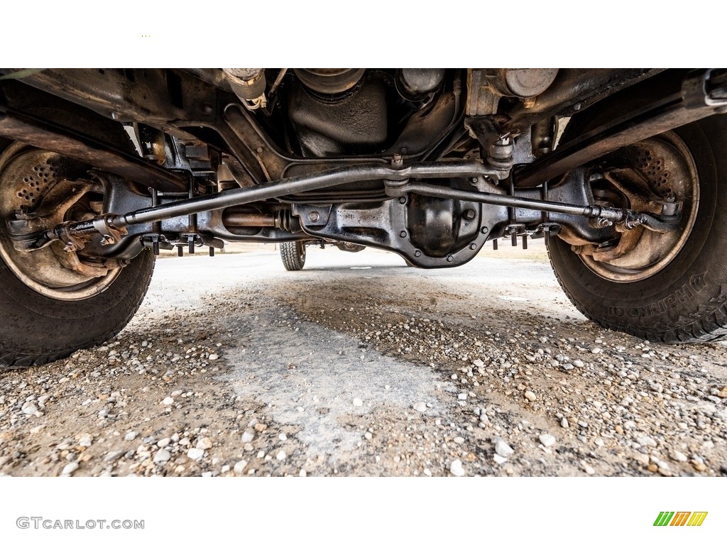 1997 Ford F250 XLT Extended Cab 4x4 Undercarriage Photo #143902968