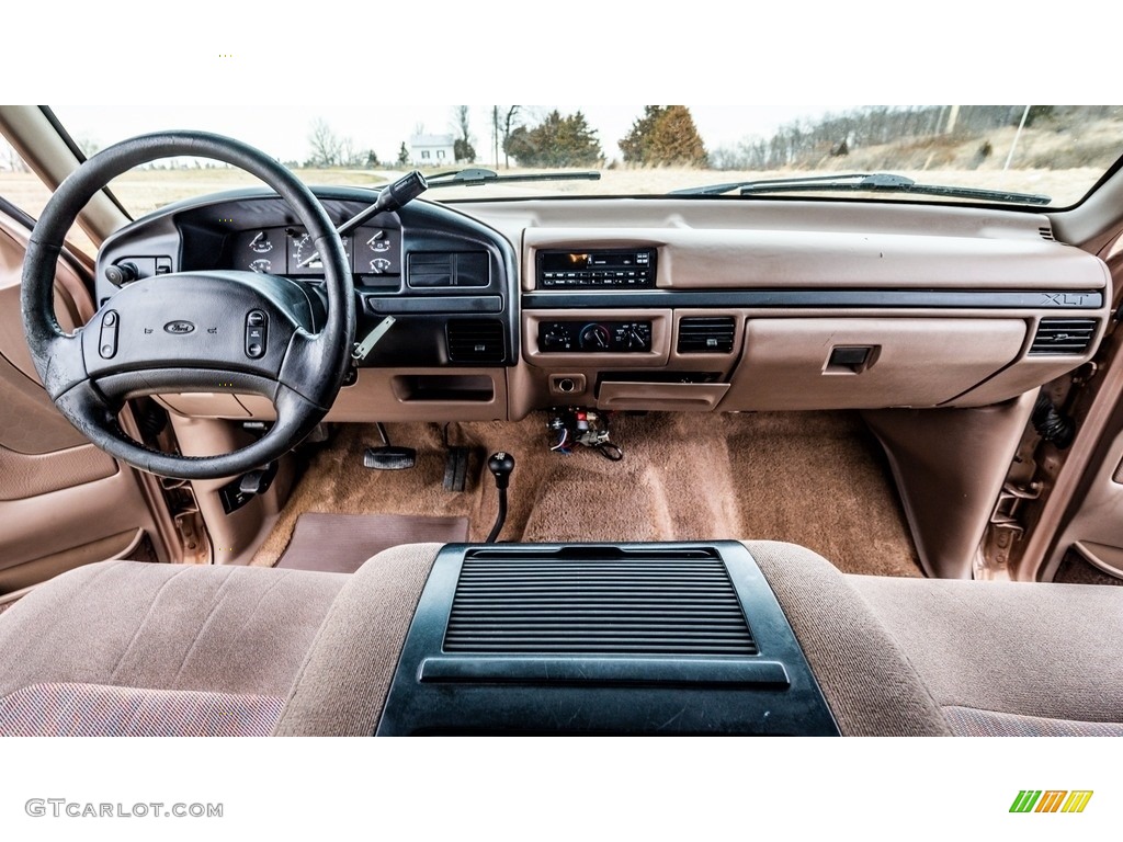 Prairie Tan Interior 1997 Ford F250 XLT Extended Cab 4x4 Photo #143903334