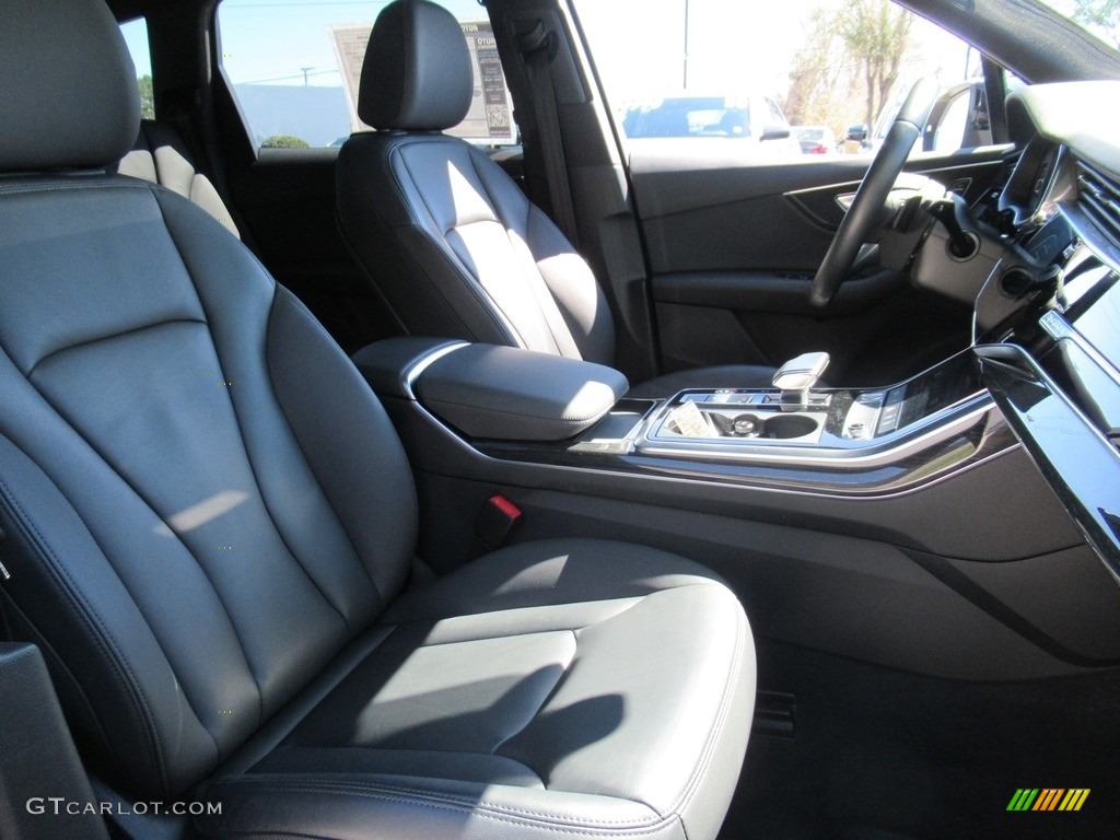2020 Audi Q7 55 Premium Plus quattro Front Seat Photos