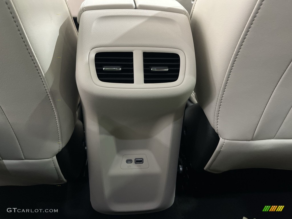 2022 Envision Essence - Summit White / Whisper Beige w/Ebony Accents photo #20